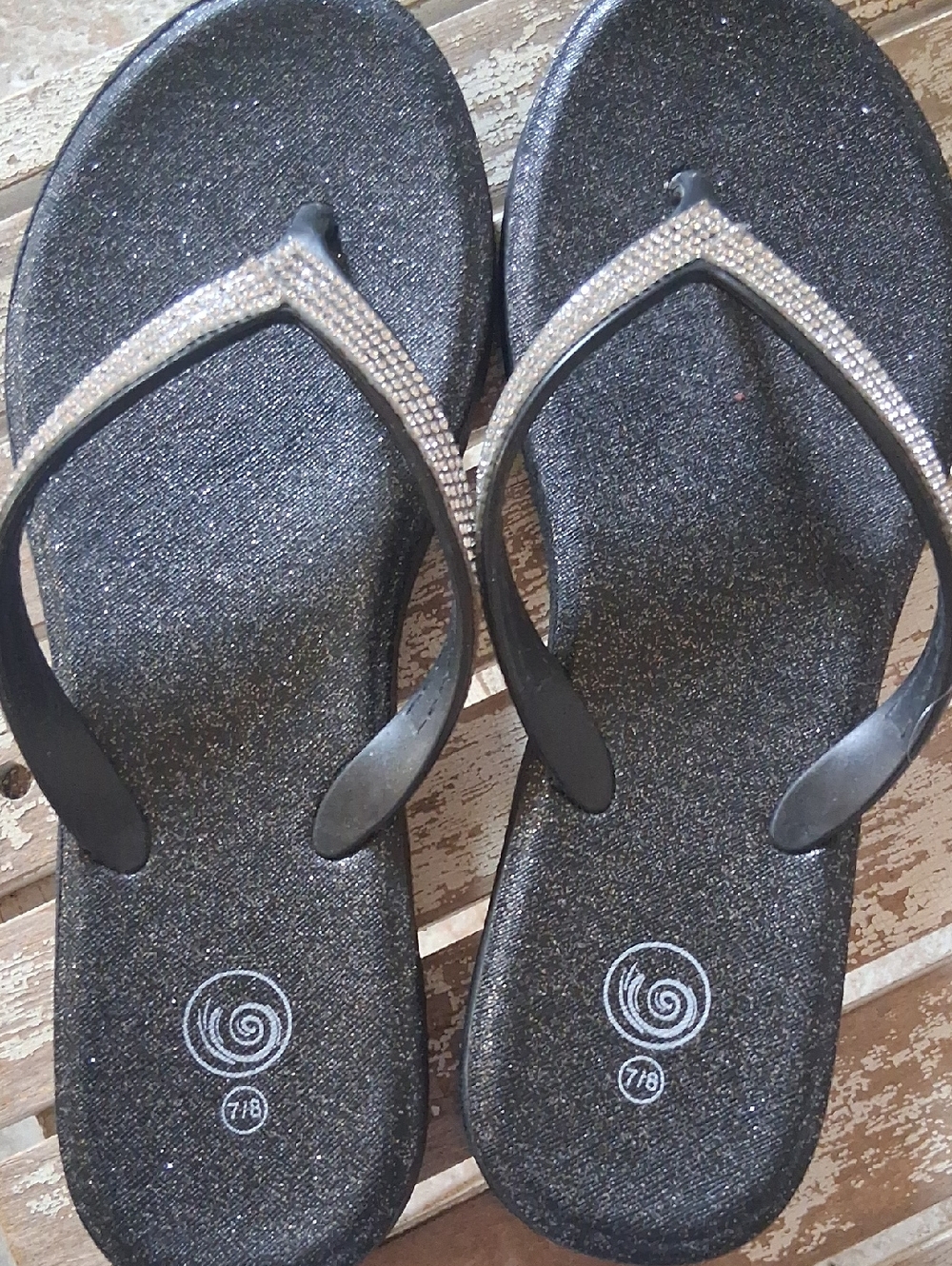 Black Sparkle Women's Flip Flop Sandals with Rhinestone Straps